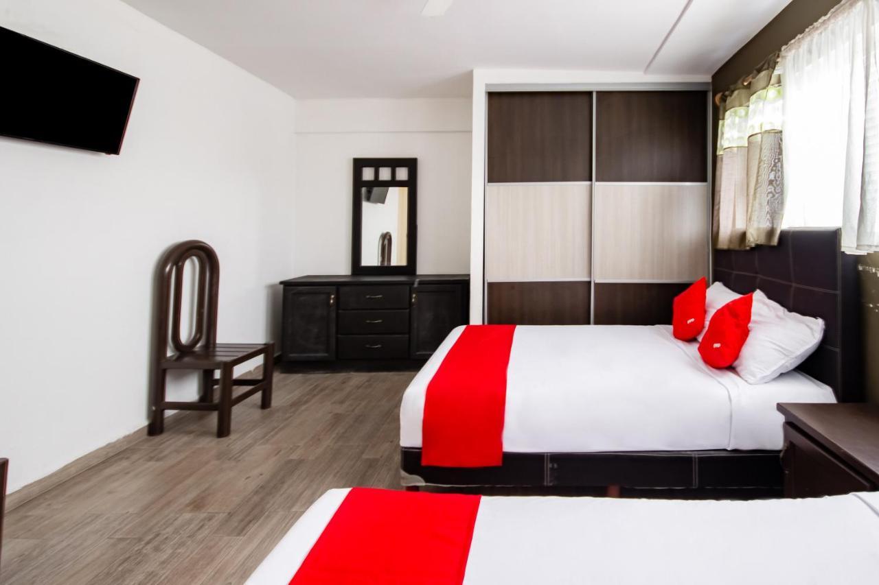 Hotel Halley León de los Aldamas Extérieur photo