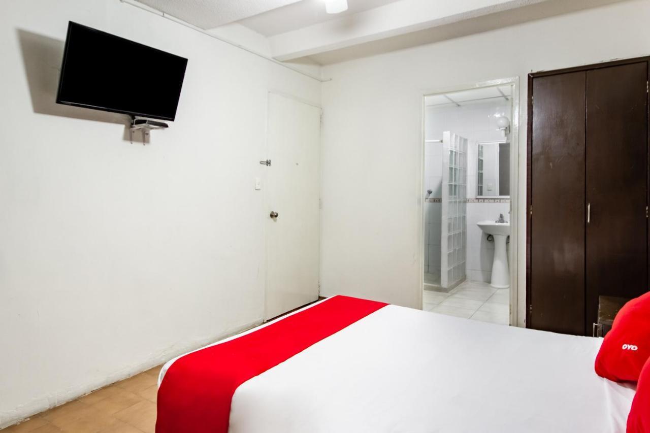 Hotel Halley León de los Aldamas Extérieur photo