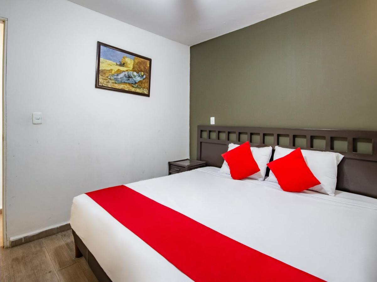 Hotel Halley León de los Aldamas Extérieur photo