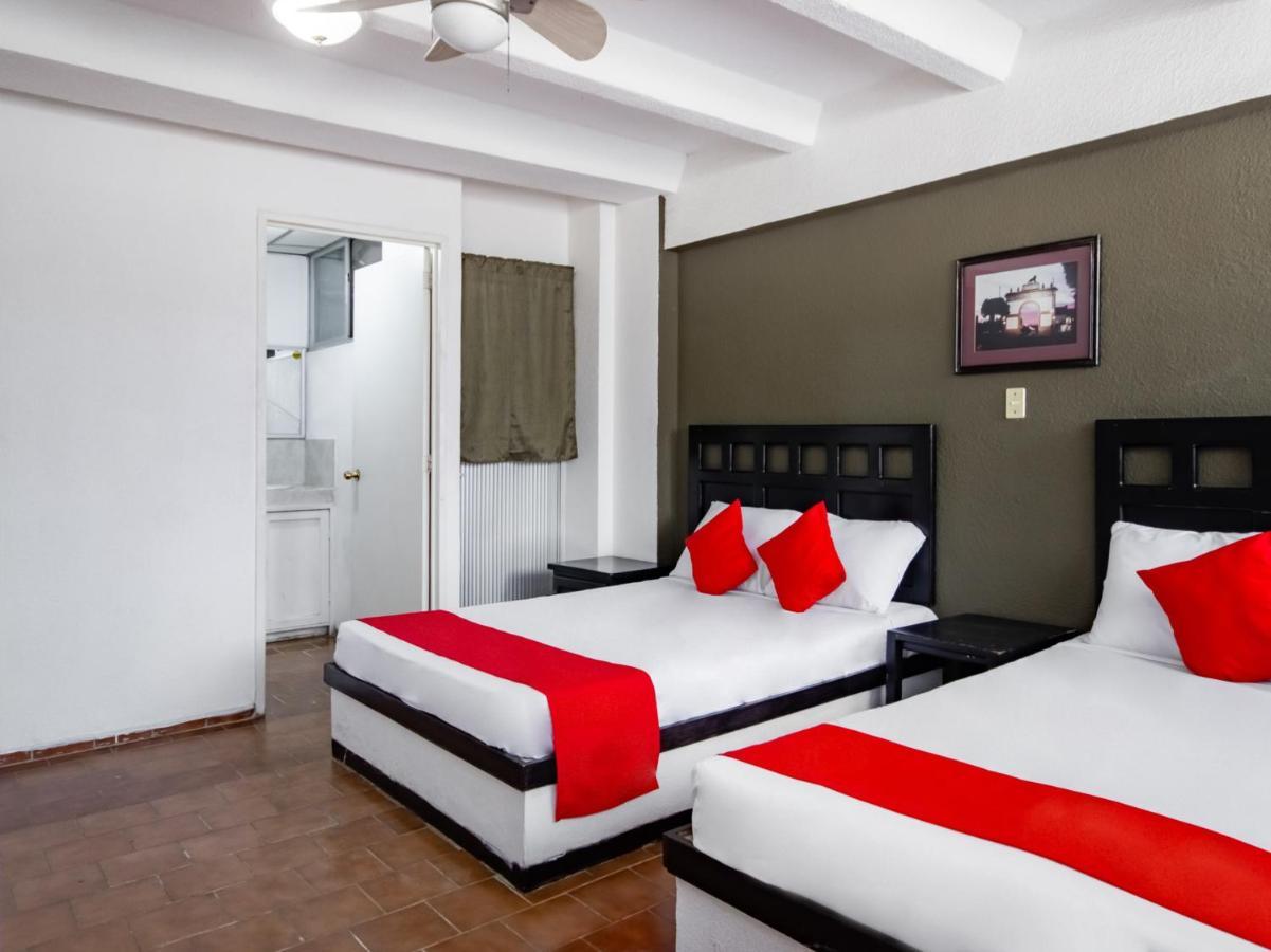 Hotel Halley León de los Aldamas Extérieur photo