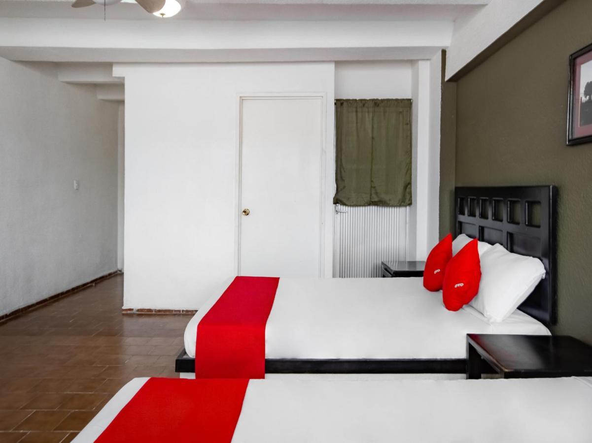 Hotel Halley León de los Aldamas Extérieur photo