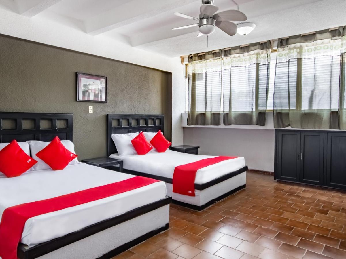 Hotel Halley León de los Aldamas Extérieur photo